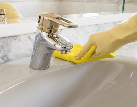 Commercial cleaning company in Harrow maintaining office cleanliness